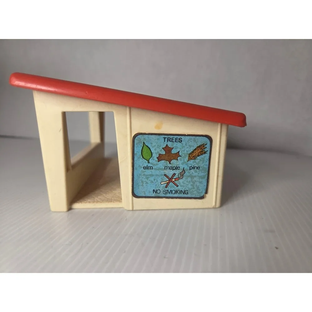 Playskool Holiday Hill Campground Info Booth OS Cream/Red‎ Fair 352003